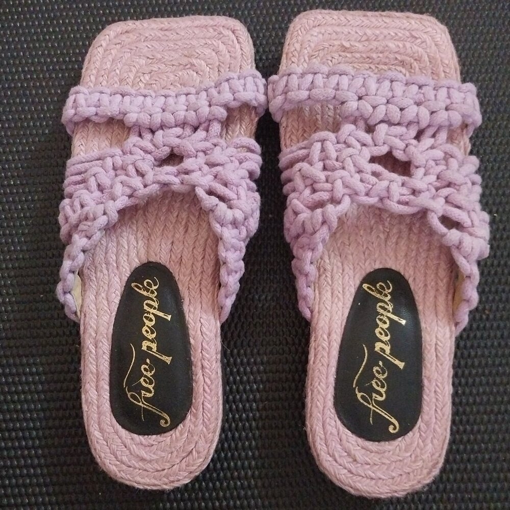 Free people Macrame flip flop sandal size 6